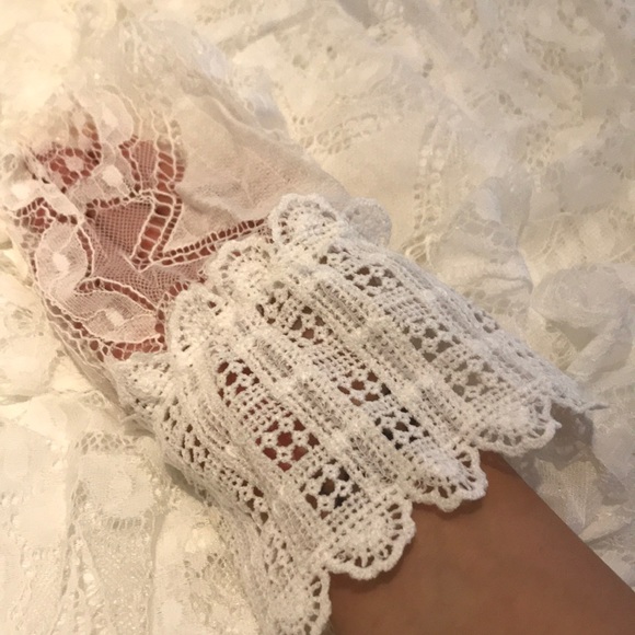 ✨Last 1✨Chic Lace Mock Neck Blouse - Picture 9 of 9